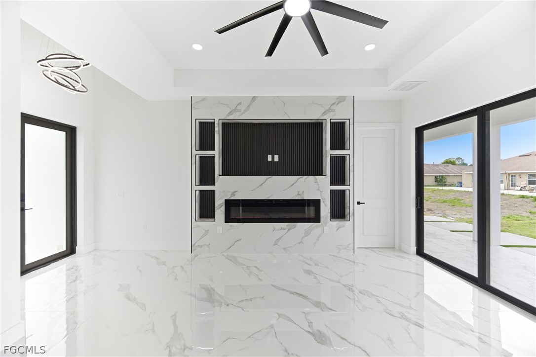 3 Bed SingleFamilyResidence for Sale in Lehigh Acres, photo 4