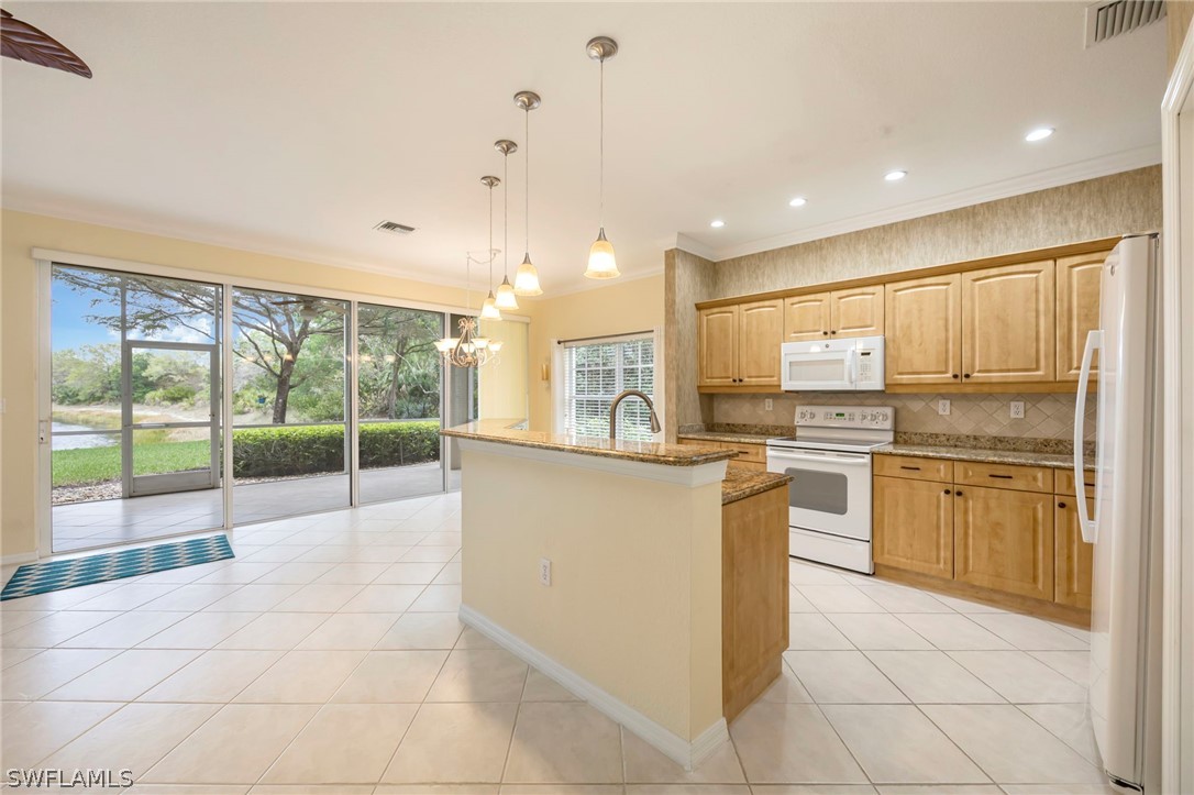 2 Bed Waterfront Home for Sale in Naples, photo 4
