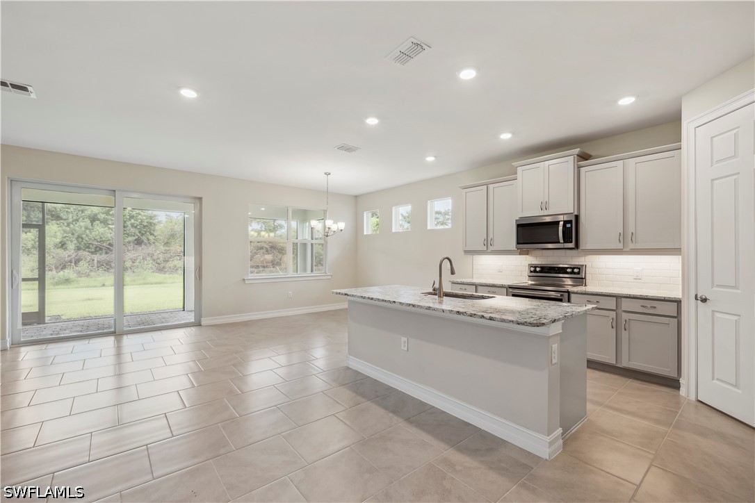 4 Bed Waterfront Home for Sale in Coral Bay, photo 4
