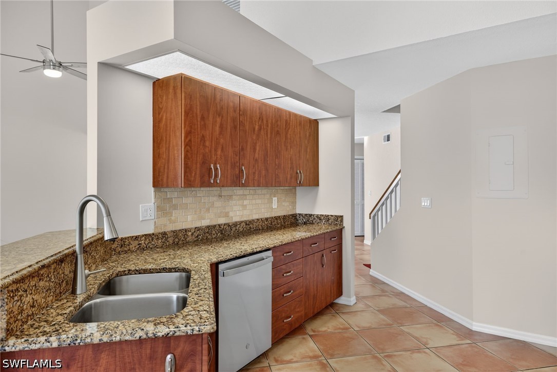 3 Bed Waterfront Home for Sale in Naples, photo 4