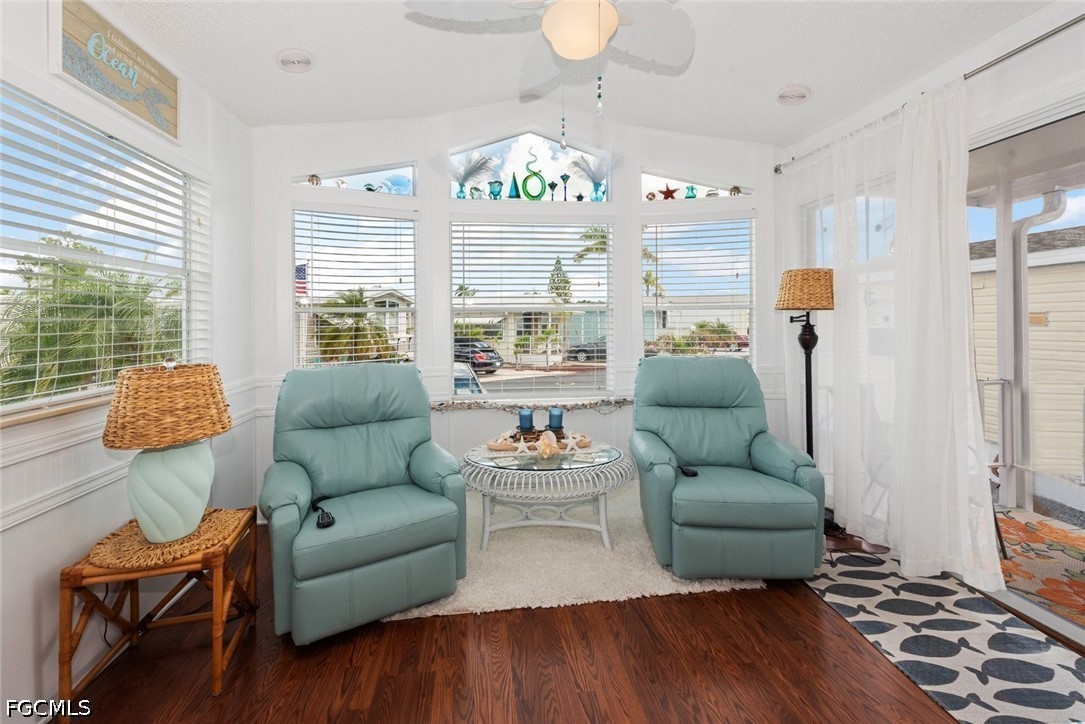 2 Bed ManufacturedHome for Sale in Estero, photo 4