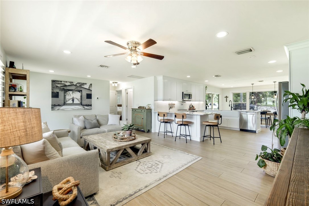 2 Bed SingleFamilyResidence for Sale in Estero, photo 4