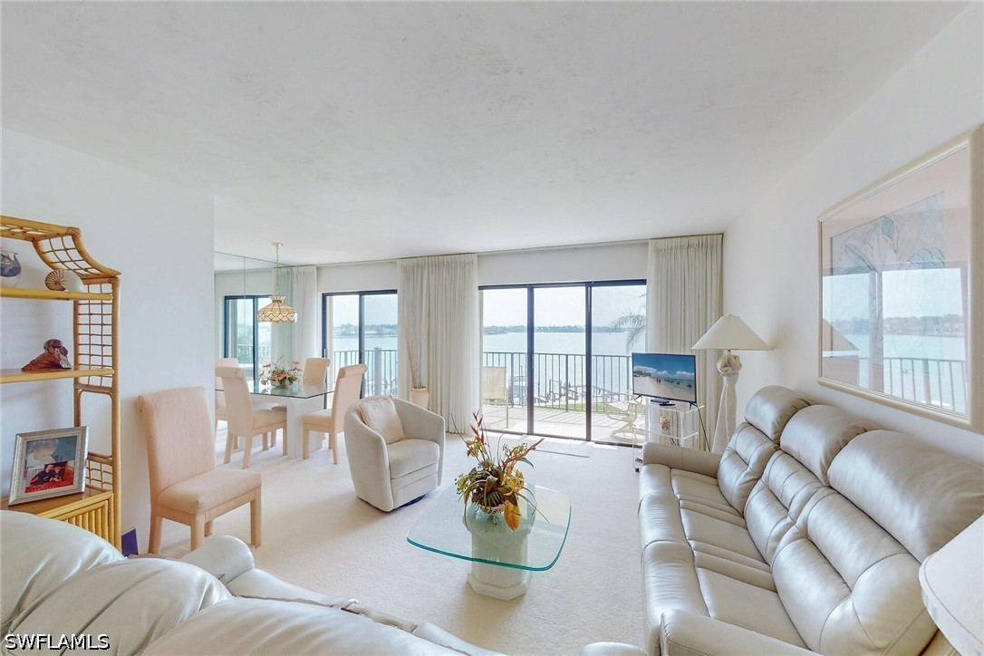 2 Bed Waterfront Home for Sale in Marco Island, photo 4