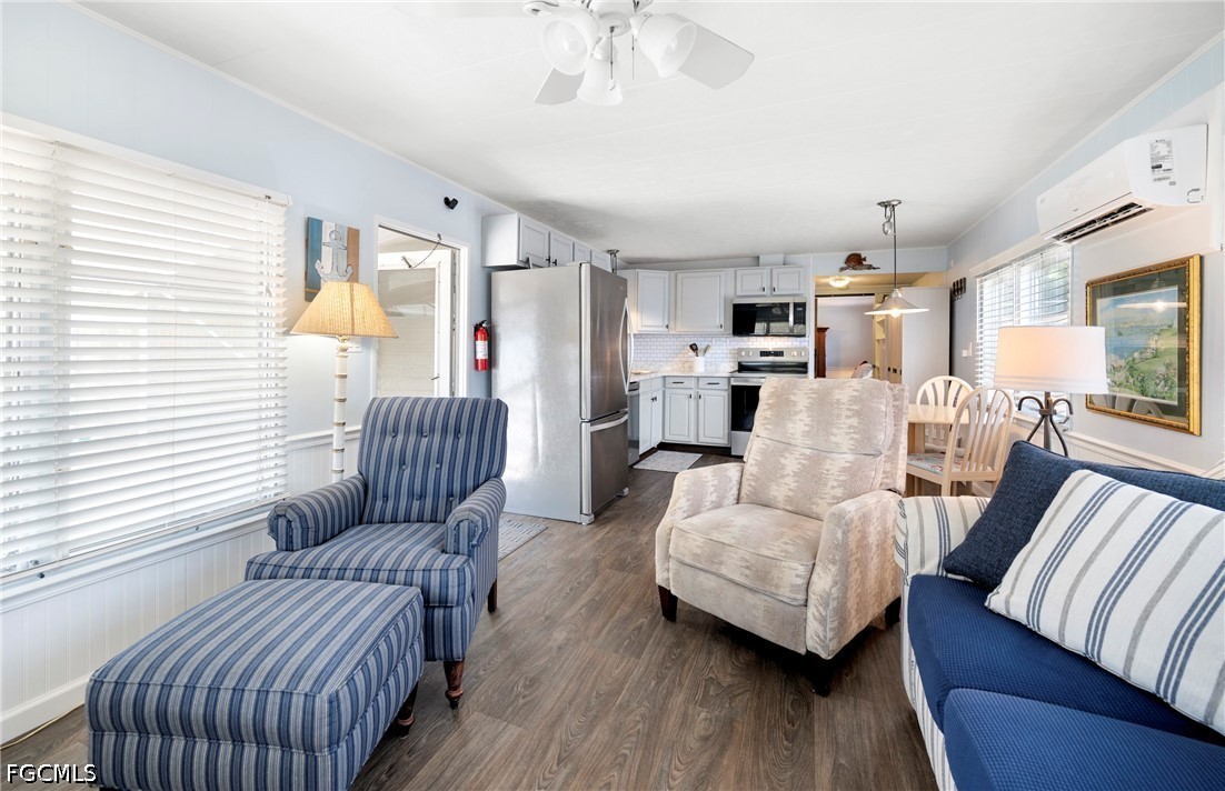 1 Bed ManufacturedHome for Sale in Estero, photo 4