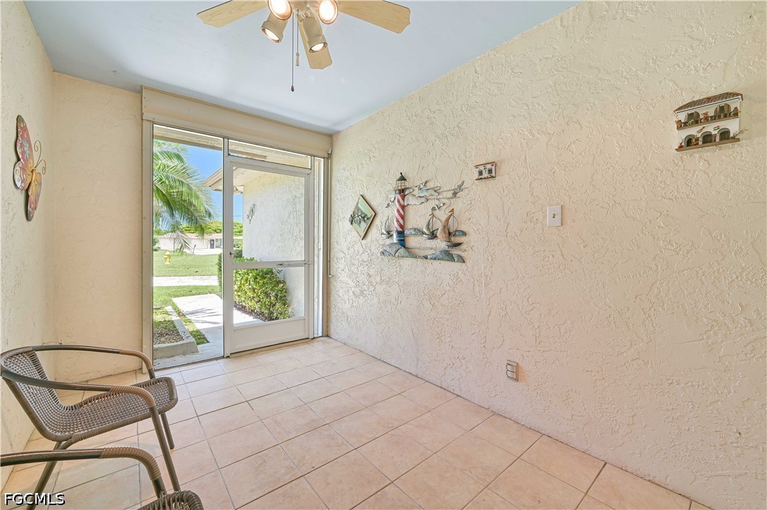 2 Bed Attached for Sale in Fort Myers, photo 4