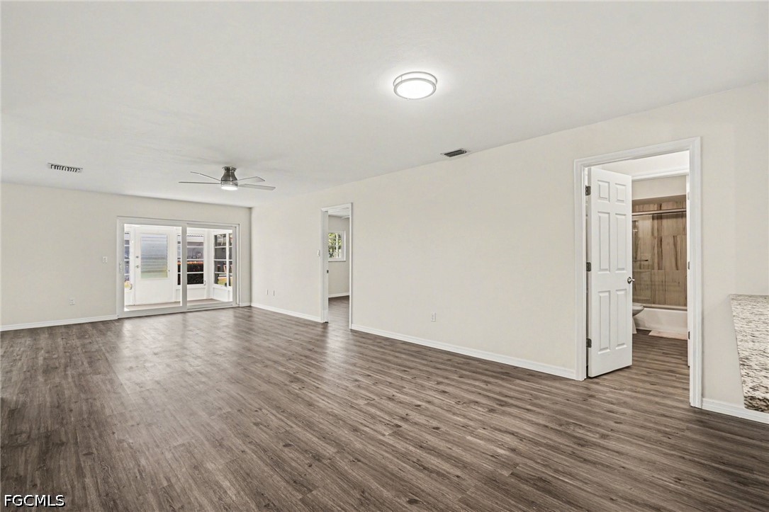 2 Bed Attached for Sale in Fort Myers, photo 4