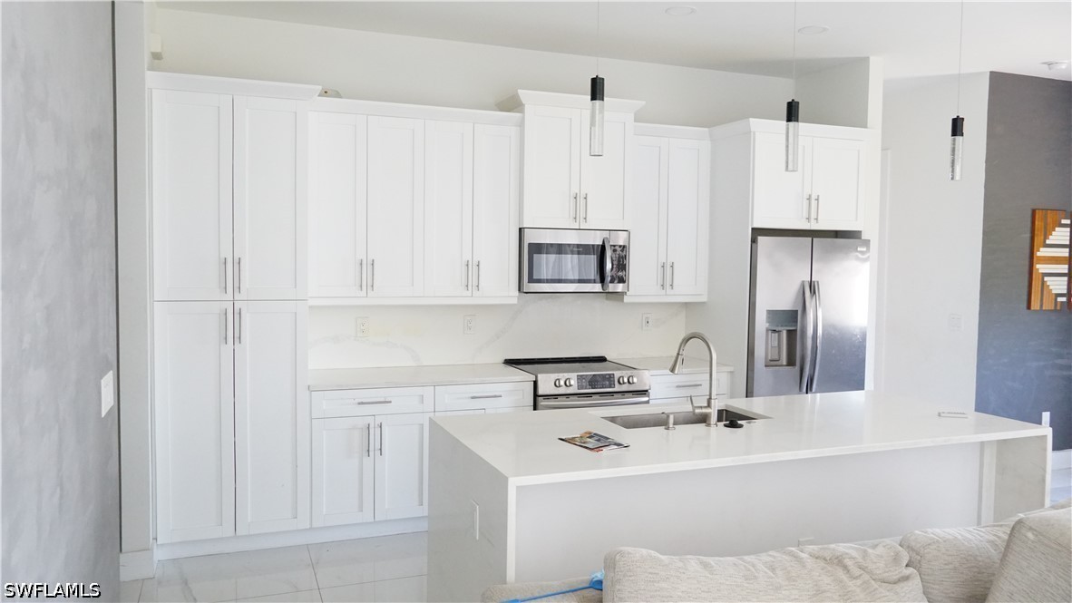 4 Bed SingleFamilyResidence for Sale in Cape Coral, photo 4