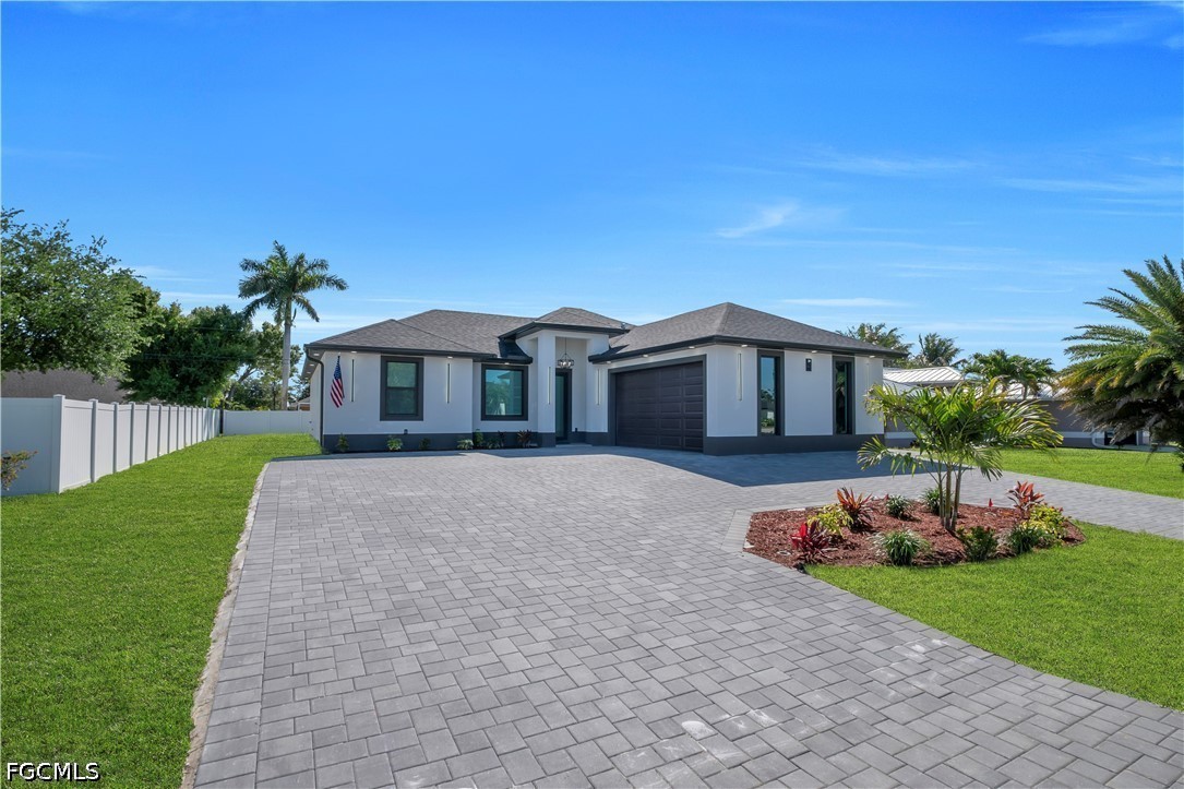 3 Bed SingleFamilyResidence for Sale in Cape Coral, photo 4