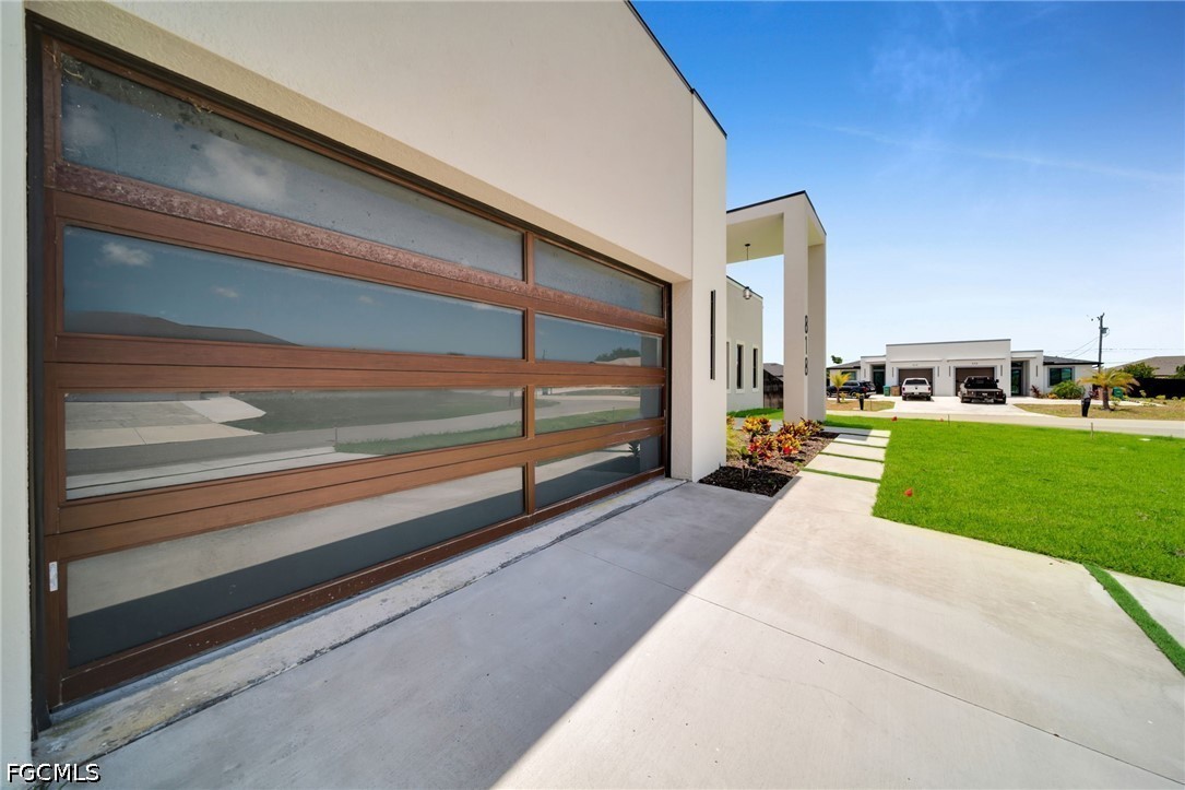 3 Bed Pool Home for Sale in Cape Coral, photo 4