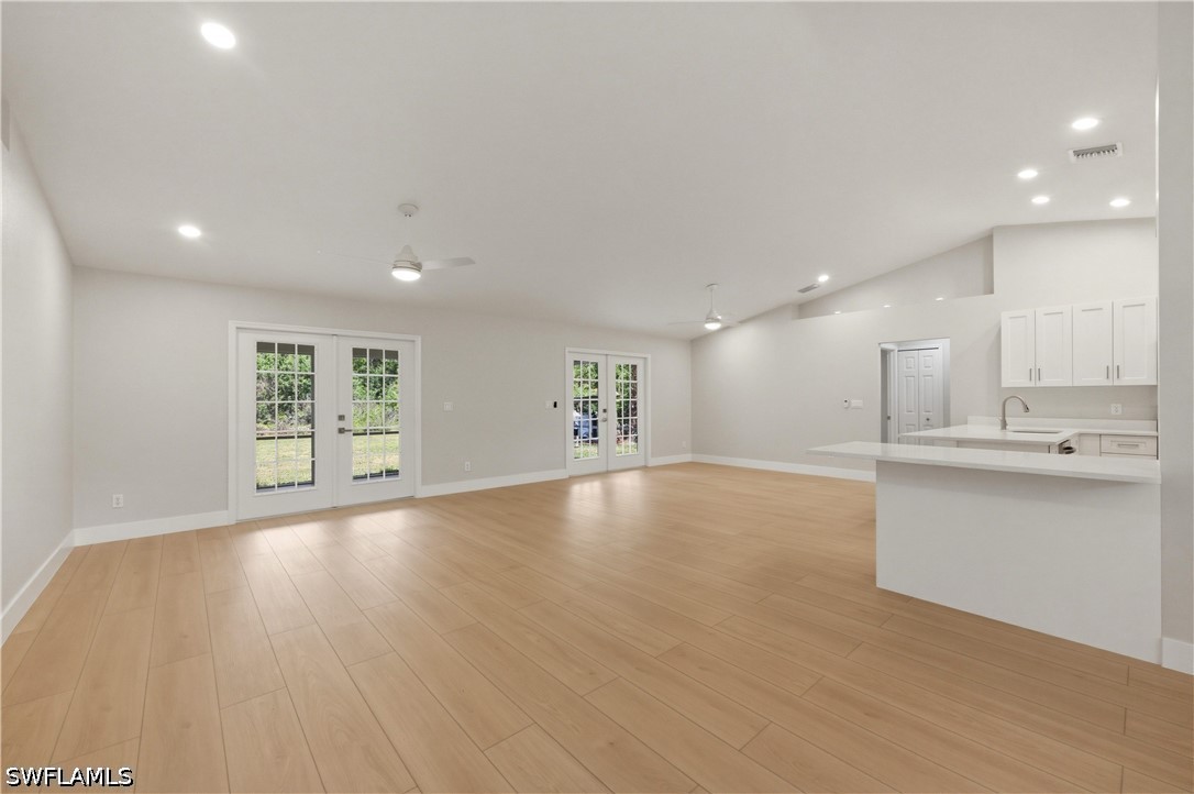 3 Bed SingleFamilyResidence for Sale in Naples, photo 4