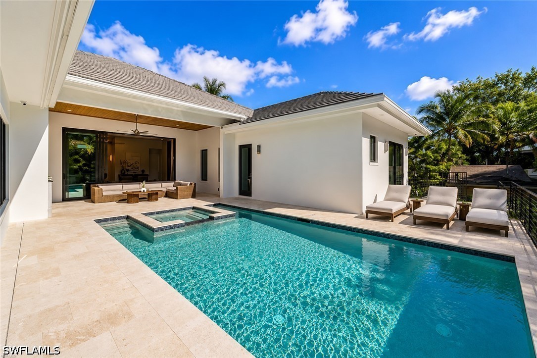 5 Bed Pool Home for Sale in Naples, photo 4