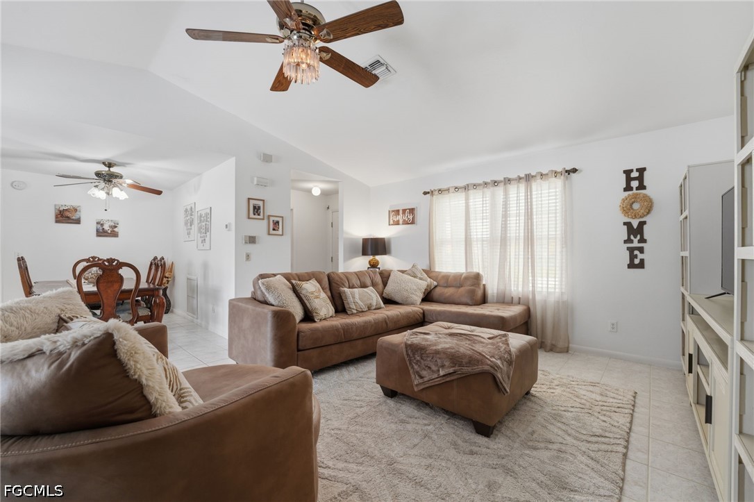 3 Bed Pool Home for Sale in Cape Coral, photo 4