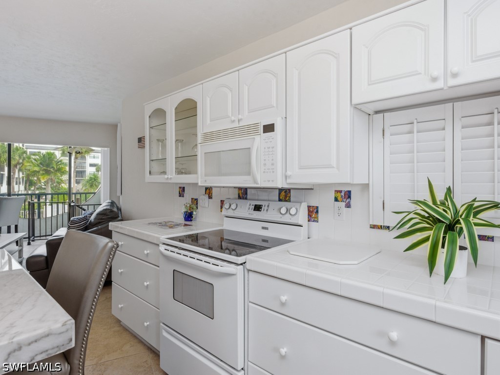 1 Bed Waterfront Home for Sale in Anglers Cove, photo 4