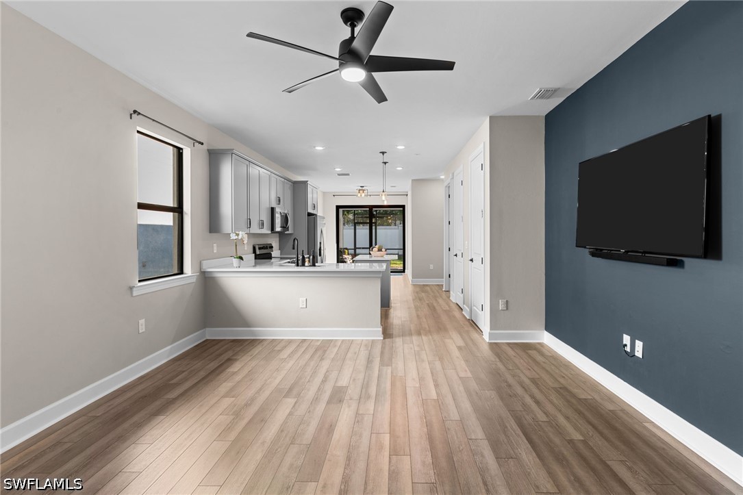 3 Bed SingleFamilyResidence for Sale in Westbrook, photo 4