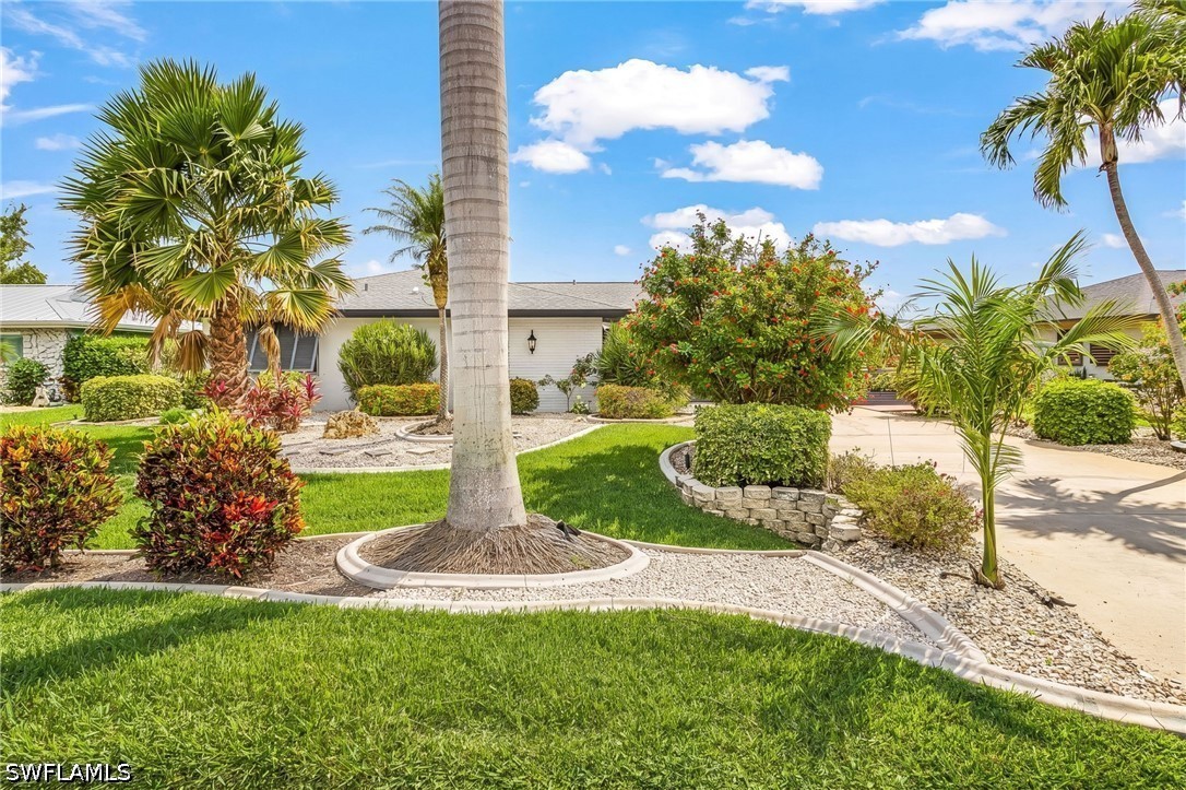 3 Bed Pool Home for Sale in Cape Coral, photo 4