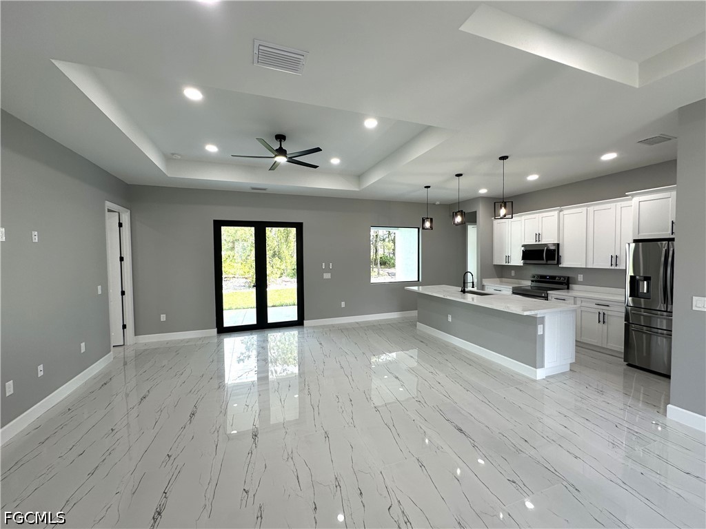 3 Bed SingleFamilyResidence for Sale in Lehigh Acres, photo 4
