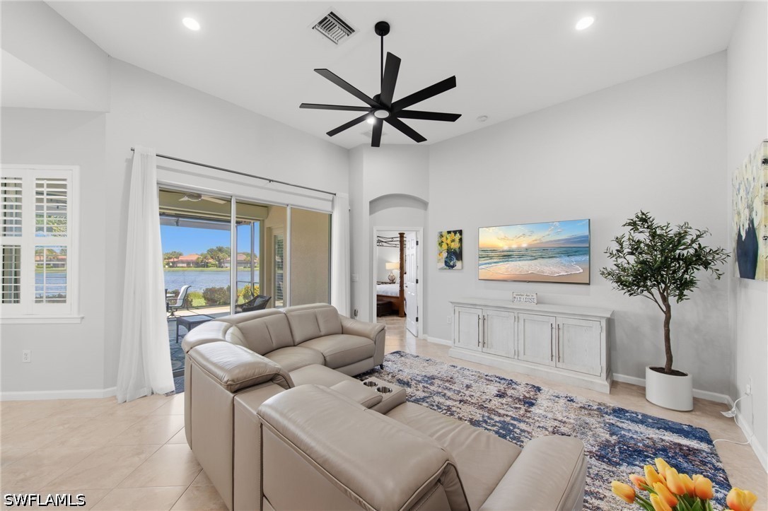 3 Bed Waterfront Home for Sale in Somerset, photo 4