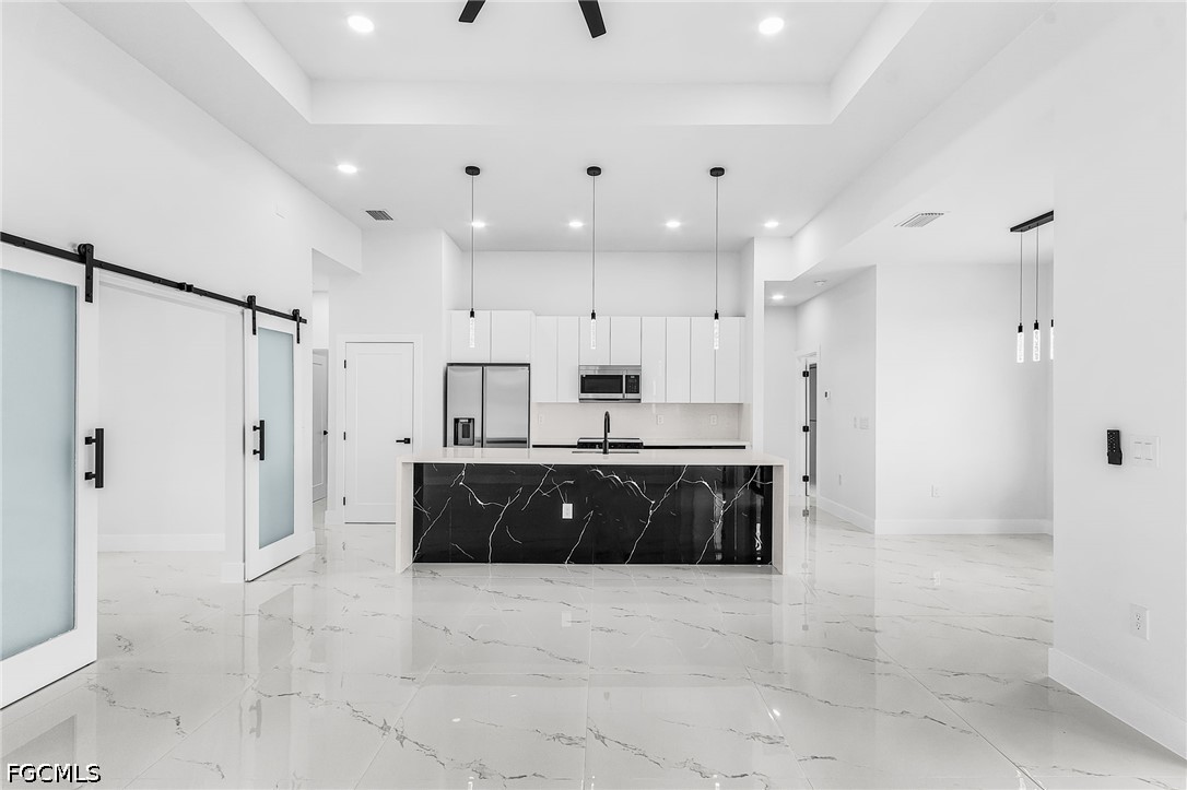 3 Bed SingleFamilyResidence for Sale in Cape Coral, photo 4