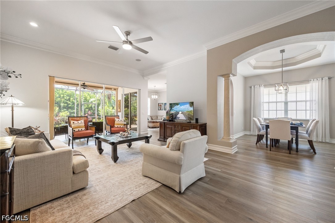 2 Bed SingleFamilyResidence for Sale in Naples, photo 4