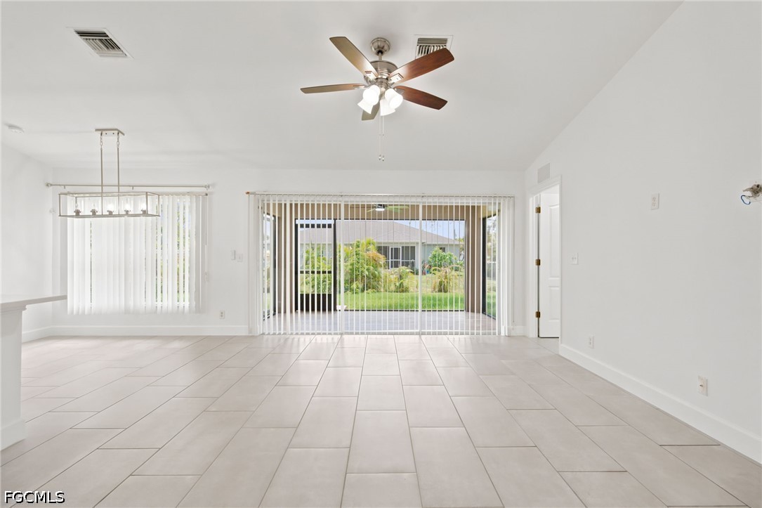 3 Bed SingleFamilyResidence for Sale in Cape Coral, photo 4