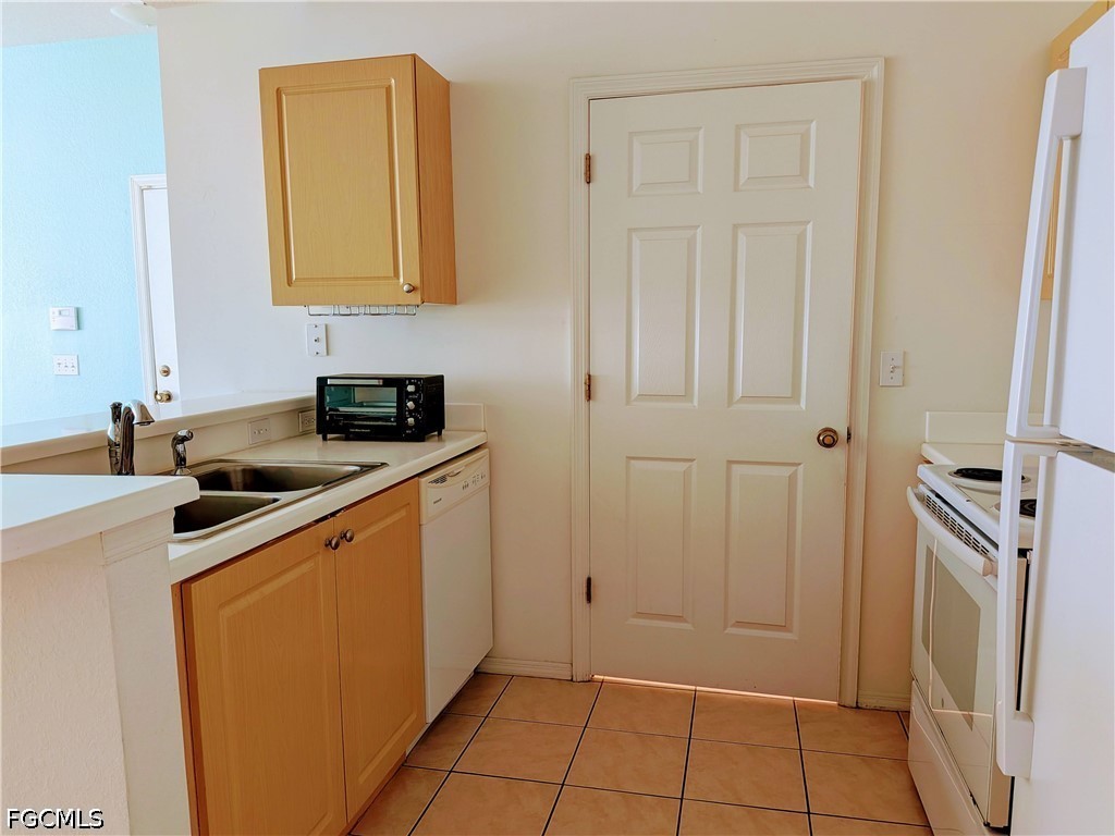 1 Bed Condominium for Sale in College Pointe, photo 4