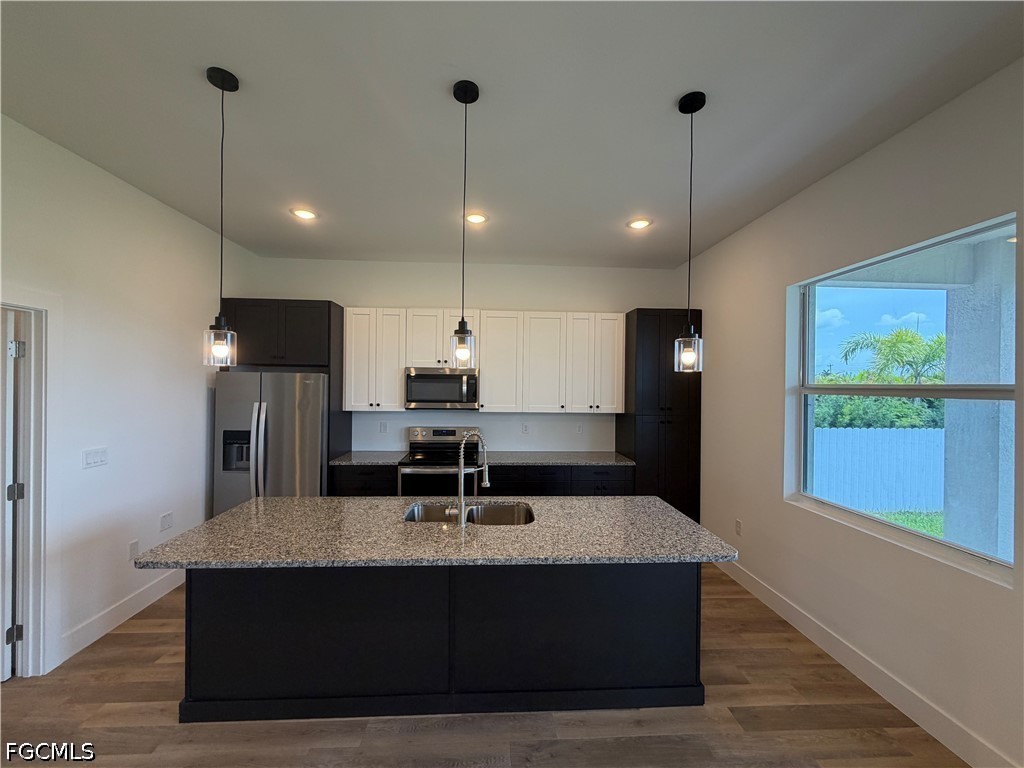 4 Bed SingleFamilyResidence for Sale in Cape Coral, photo 4