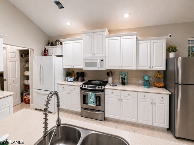 2 Bed Waterfront Home for Sale in Estero, photo 4