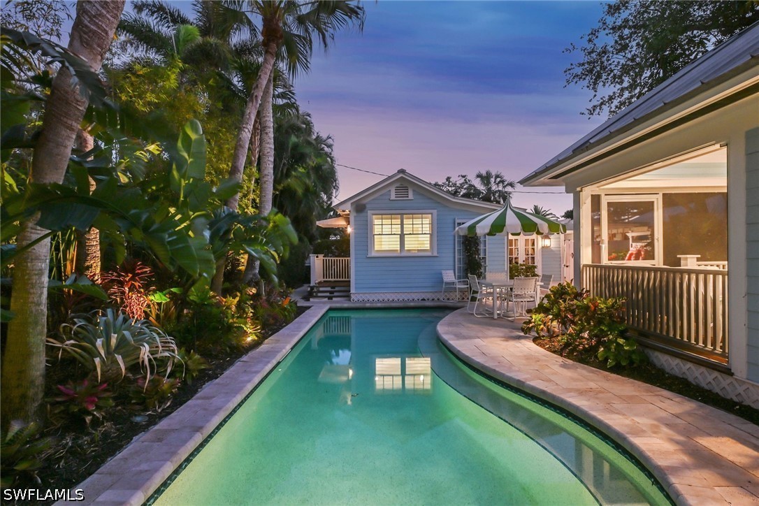 4 Bed Pool Home for Sale in Olde Naples, photo 4