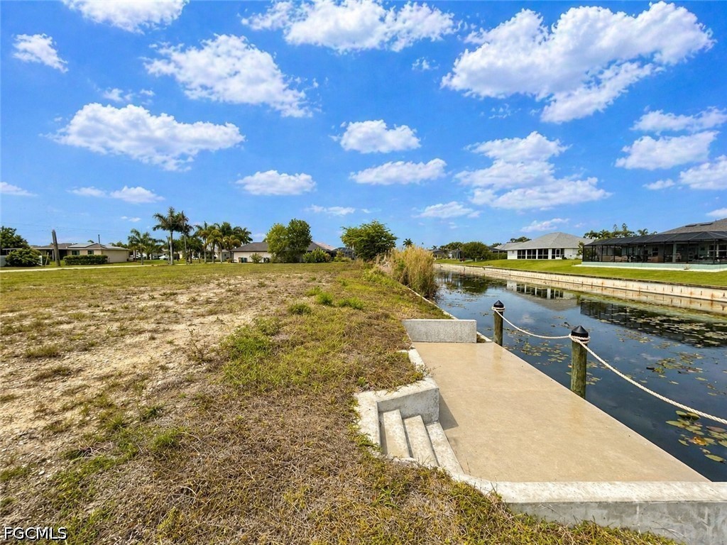 Waterfront Home for Sale in Cape Coral, photo 4