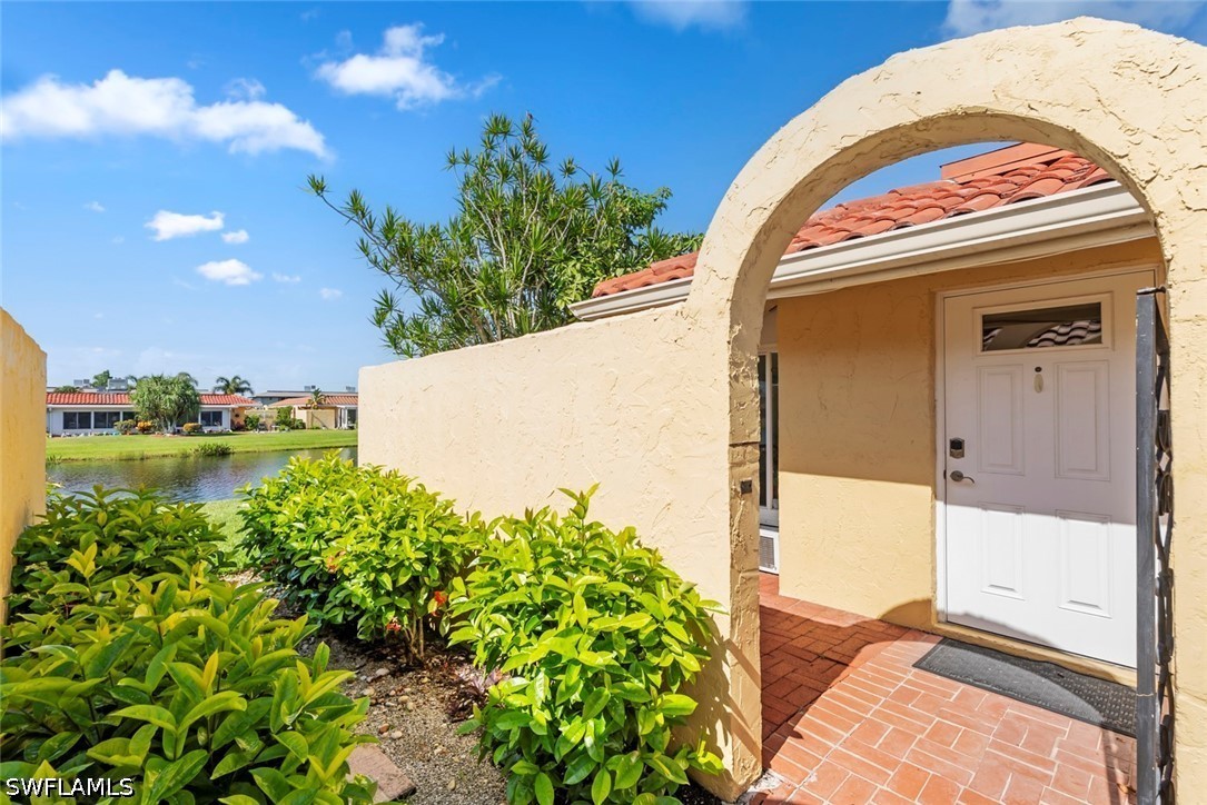 2 Bed Waterfront Home for Sale in Naples, photo 4