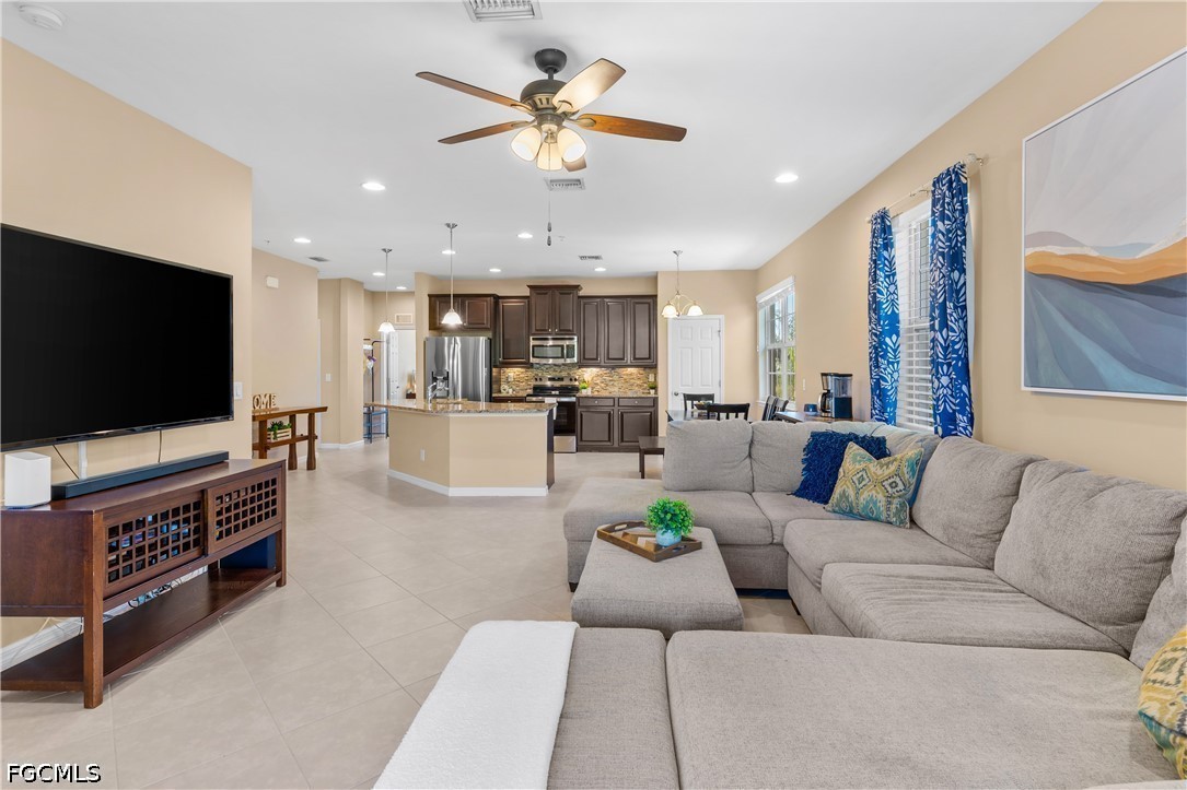 3 Bed Condominium for Sale in Fort Myers, photo 4