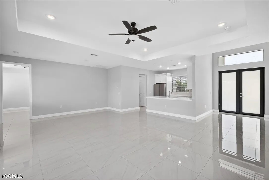 3 Bed SingleFamilyResidence for Sale in Cape Coral, photo 4