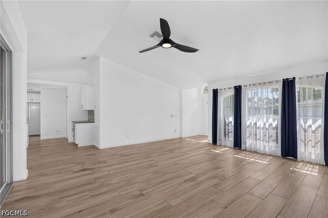 3 Bed Pool Home for Sale in Cape Coral, photo 4
