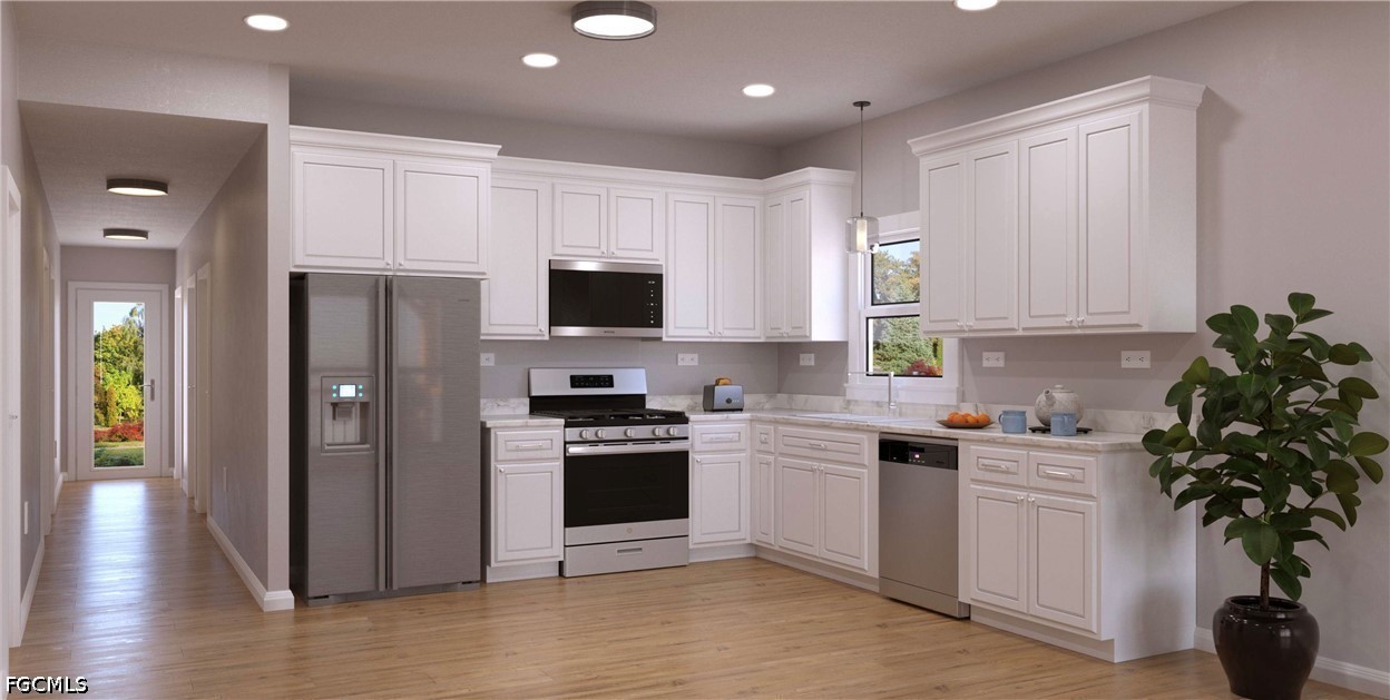 6 Bed Waterfront Home for Sale in Cape Coral, photo 4