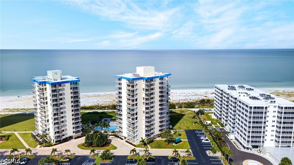 1 Bed Waterfront Home for Sale in Fort Myers Beach, photo 4