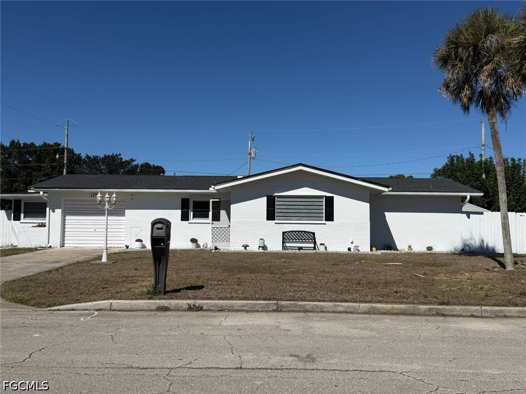 3 Bed Pool Home for Sale in Lehigh Acres, photo 4