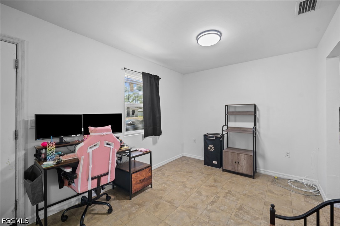 3 Bed SingleFamilyResidence for Sale in Lehigh Acres, photo 4