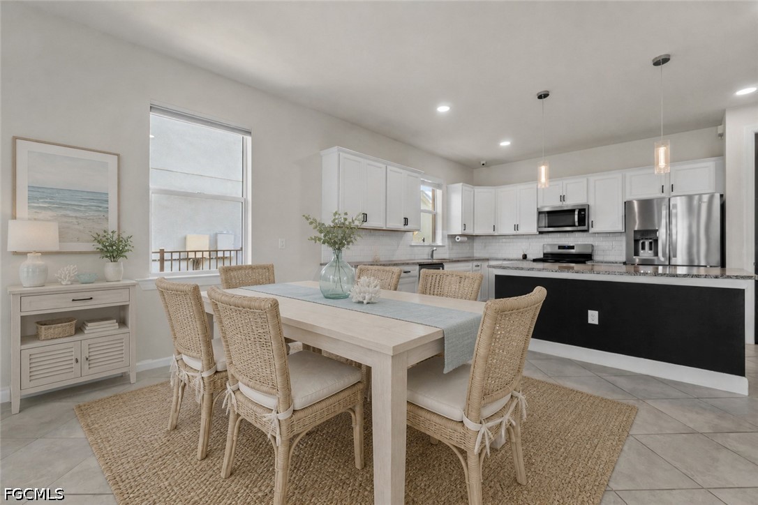 3 Bed Pool Home for Sale in Parkside, photo 4