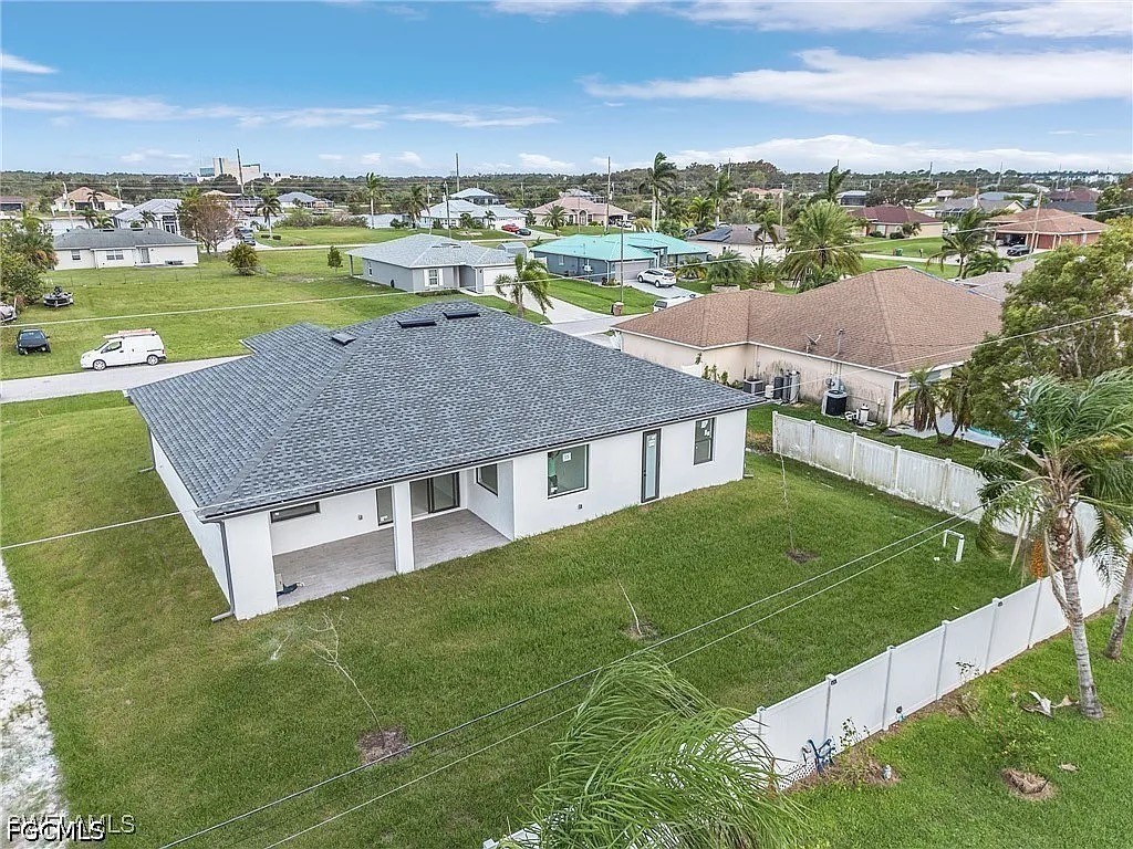 4 Bed SingleFamilyResidence for Sale in Cape Coral, photo 4