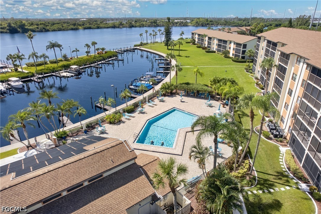 2 Bed Waterfront Home for Sale in North Fort Myers, photo 4