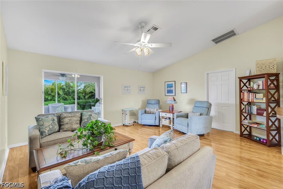 3 Bed SingleFamilyResidence for Sale in Cape Coral, photo 4