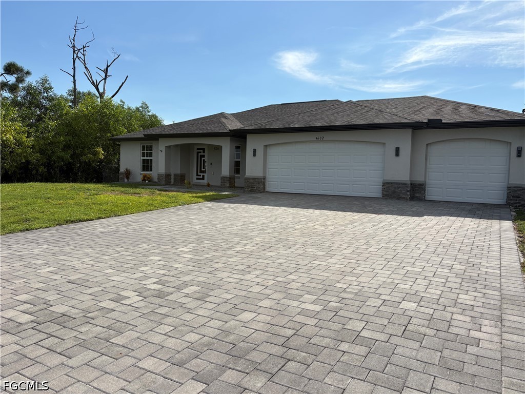 3 Bed SingleFamilyResidence for Sale in Cape Coral, photo 4