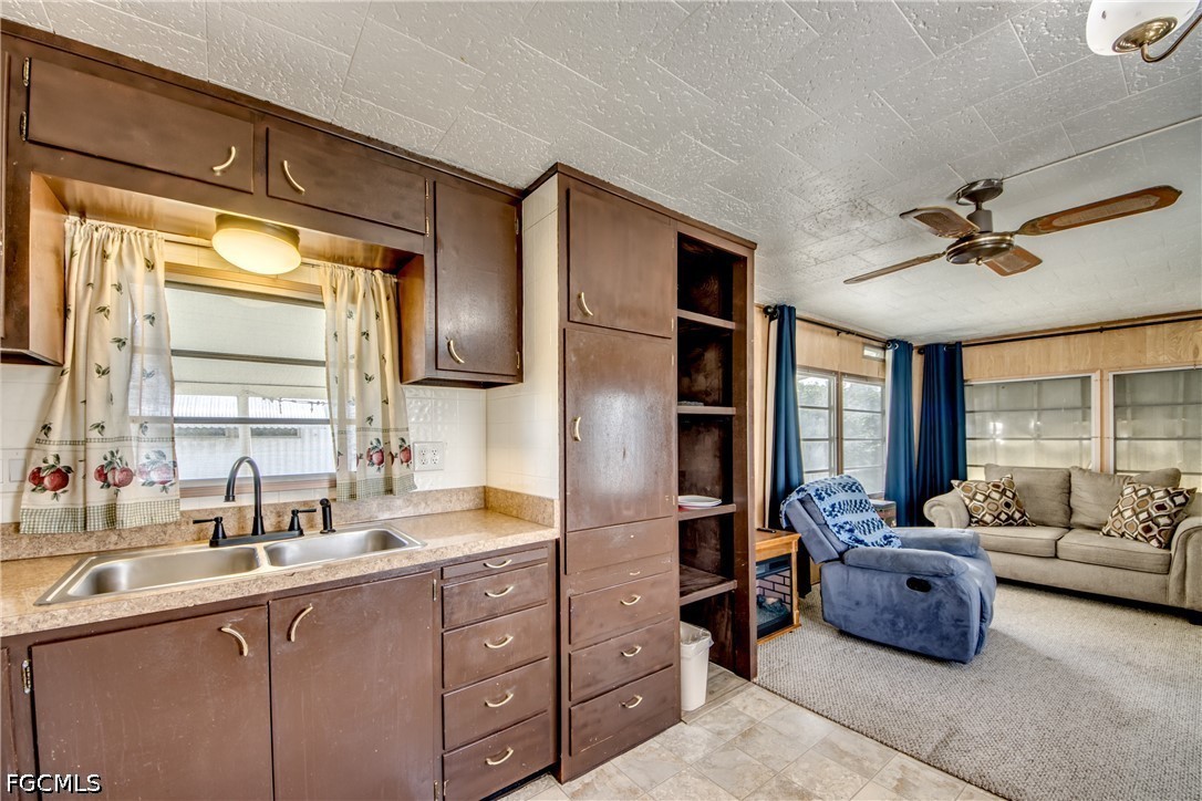 1 Bed ManufacturedHome for Sale in Mobile Manor, photo 4