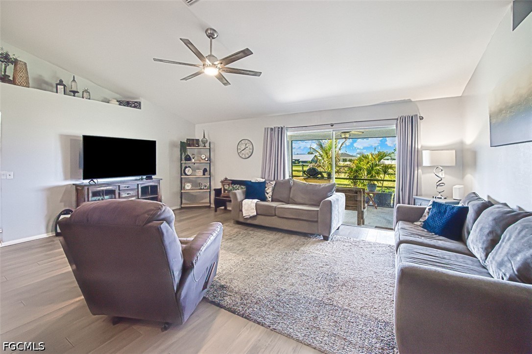 4 Bed SingleFamilyResidence for Sale in Cape Coral, photo 4