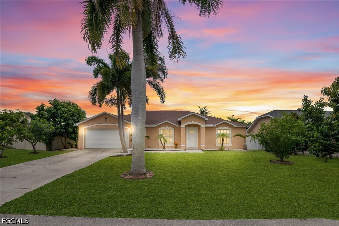 3 Bed Pool Home for Sale in Cape Coral, photo 4