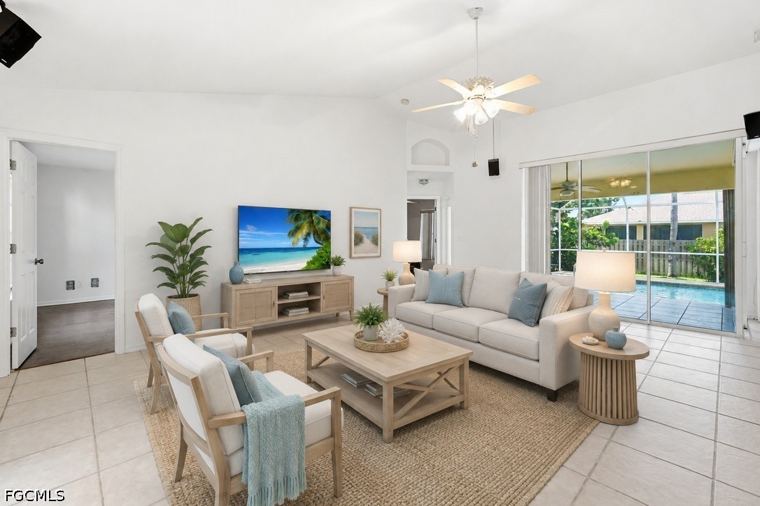 3 Bed Pool Home for Sale in Cape Coral, photo 4