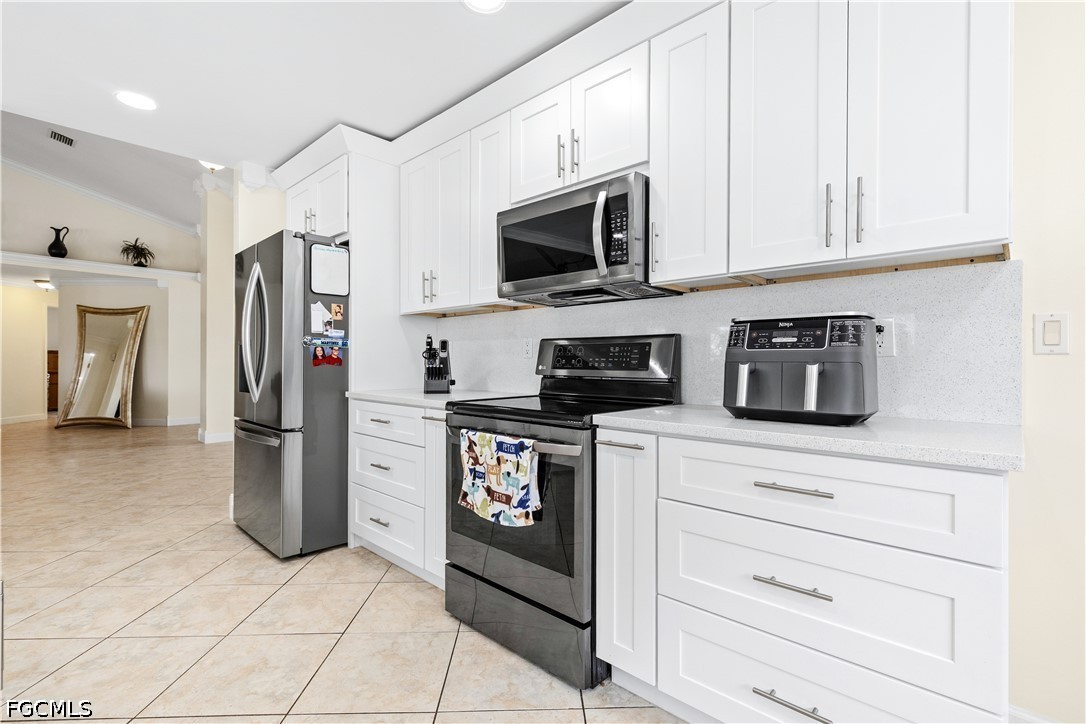 4 Bed Pool Home for Sale in Cape Coral, photo 4