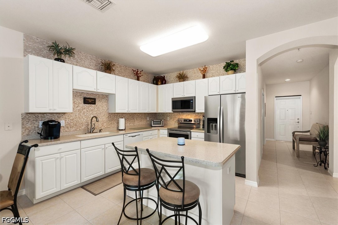 2 Bed Waterfront Home for Sale in Fort Myers, photo 4