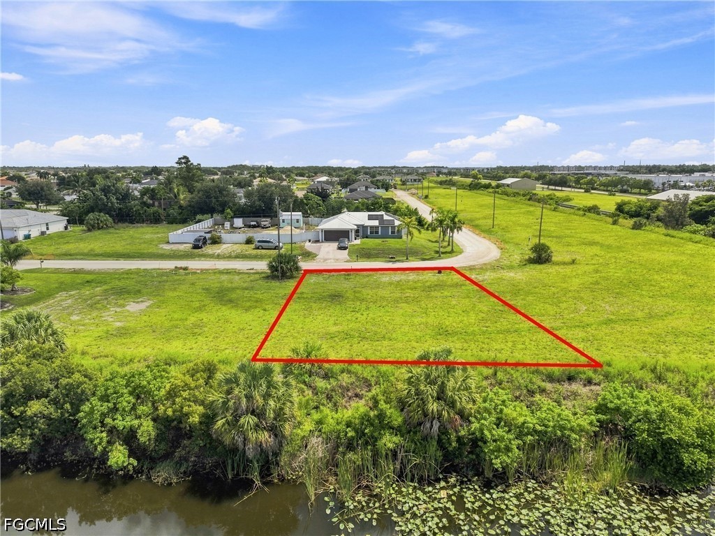 Waterfront Home for Sale in Cape Coral, photo 4
