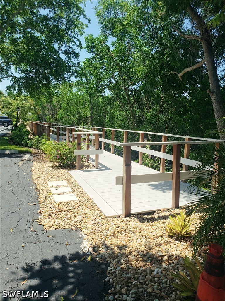 Waterfront Home for Sale in Naples, photo 4